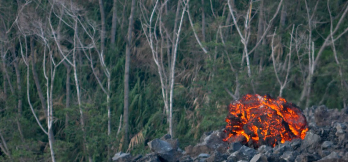 Eruption express spécial Karangetang Indonésie 80 Jours Voyages