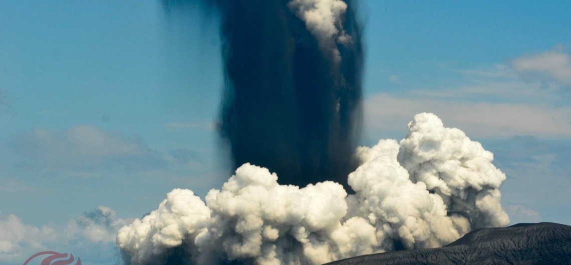 Eruption phreatomagmatique Krakatau Jan 2019 80 JOURS VOYAGES
