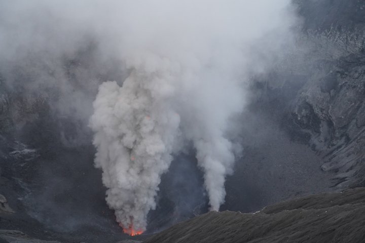 Dukono-Moluques-Indonesie-80JoursVoyages