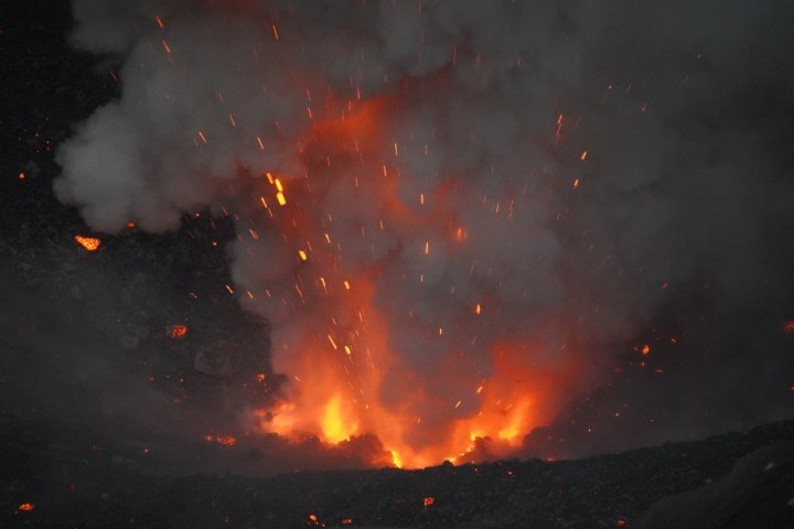 Dukono-Moluques-Indonesie-80JoursVoyages