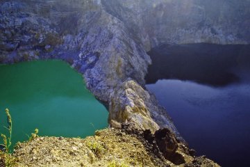 Kalimutu INDONÉSIE : Volcans de Flores & Komodo (randonnées et croisière)