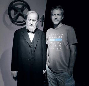 Sylvain Chermette, fondateur de 80 Jours Voyages avec Jules Verne (en cire)
