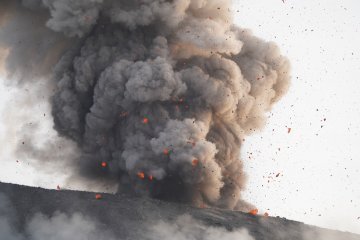 Lewotolo Flores Indonesie Eruption